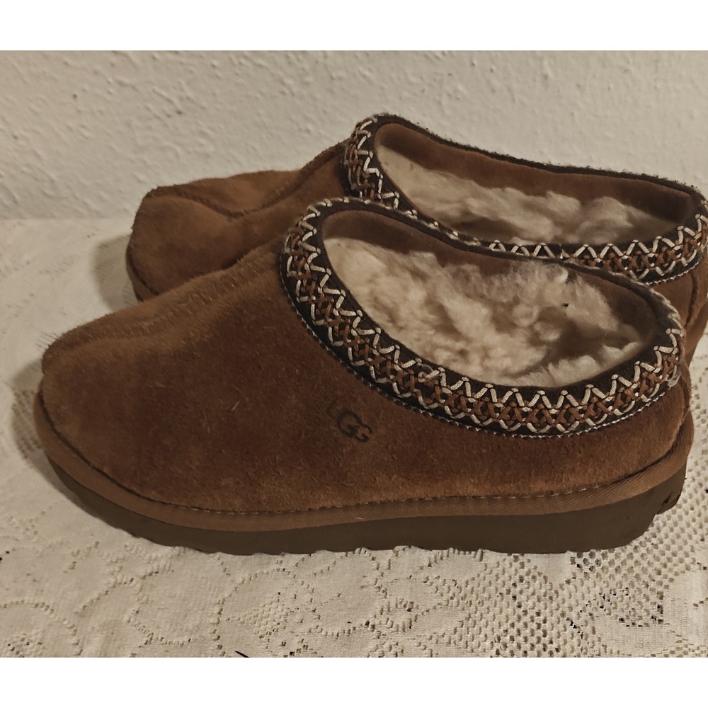 UGG Womens Tasman Slipper  Chestnut  Sz 8 Used